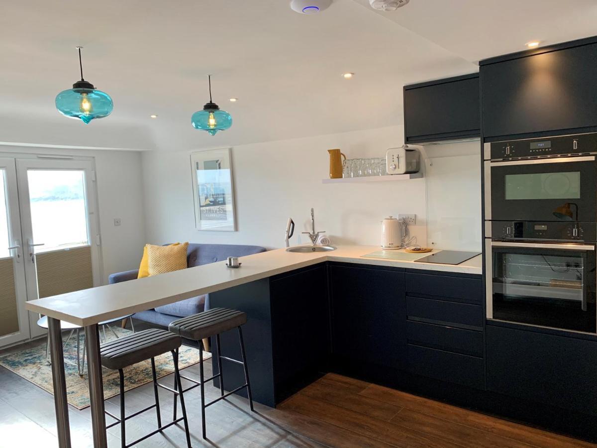 Modern Studio Apartment With Stunning Views! St. Ives Exterior photo