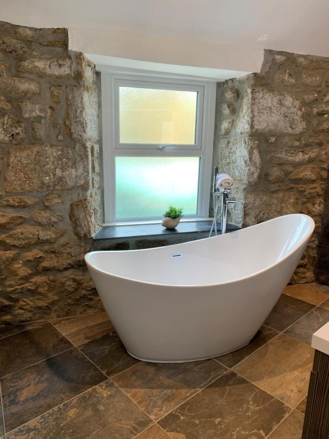 Modern Studio Apartment With Stunning Views! St. Ives Exterior photo